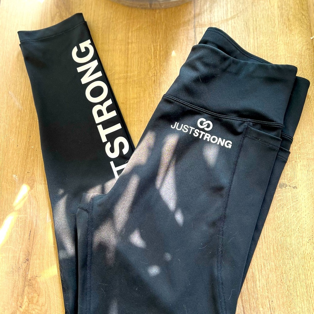 Just Strong Women’s Full Leggings - Jet Black - Size Large.